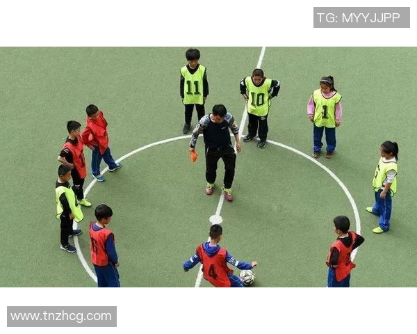 足球调动作的技巧与训练方法解析助你提升场上表现与竞技水平